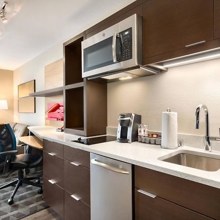 Towneplace Suites By Marriott Milwaukee Grafton Exterior photo